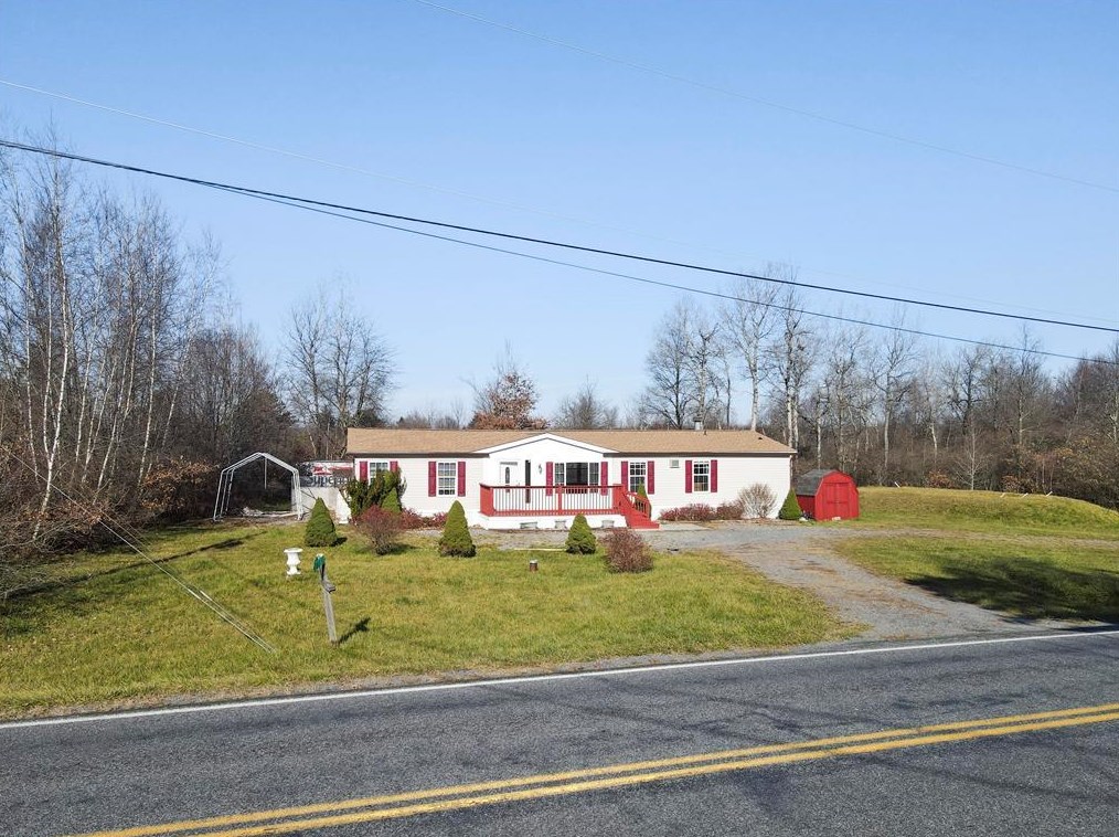 375 Kuhenbeaker Rd, Blakeslee, PA 18610