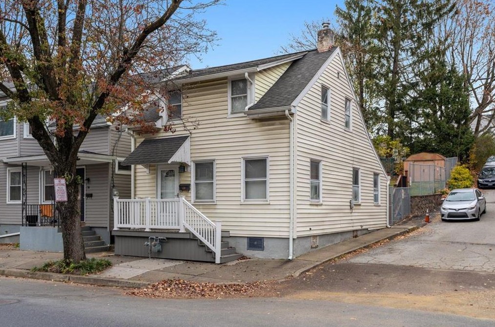 28 Goepp St, Bethlehem, PA 18018-2859