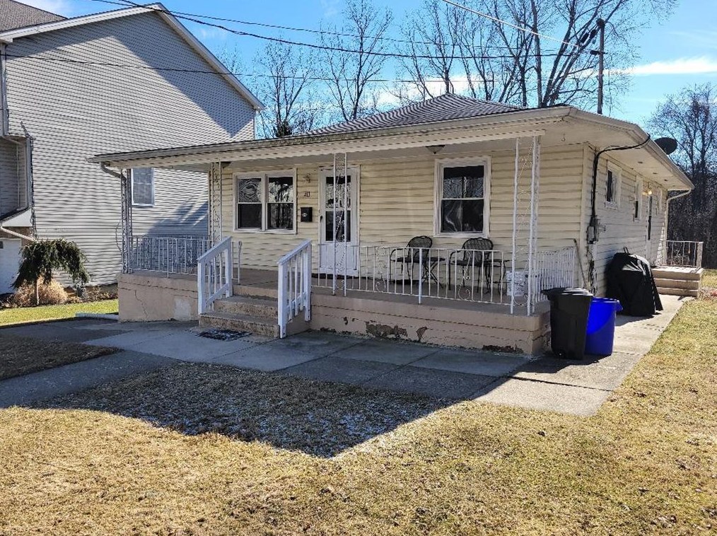 411 E Kleinhans St, Easton, PA 18042