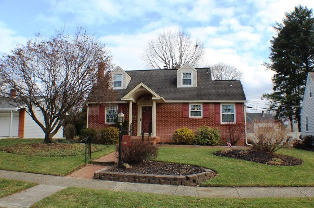 2724 Elm Ct, Allentown, PA 18104-6161