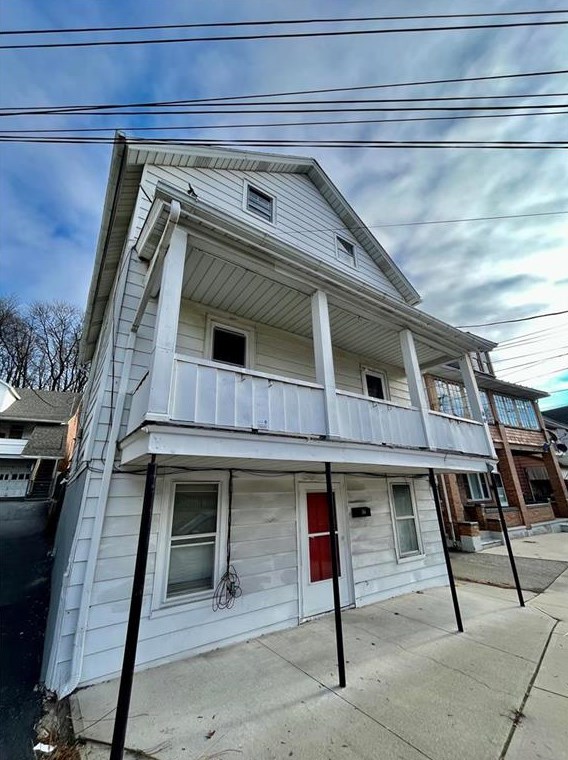 89 Main St, Bangor, PA 18013-1912