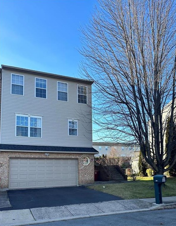 2549 Chestnut Ln, Easton, PA 18040-7892