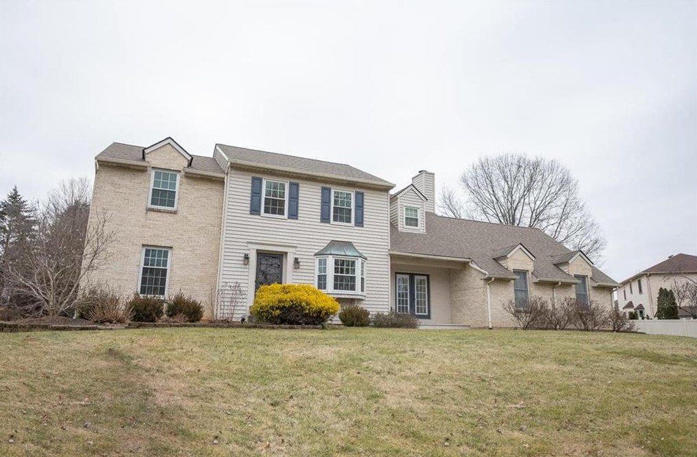4925 Country Top Trl, Bethlehem, PA 18020-8831