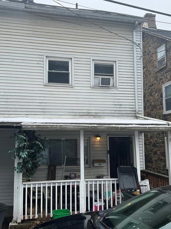 842 Constitution Dr, Allentown, PA 18103-3394
