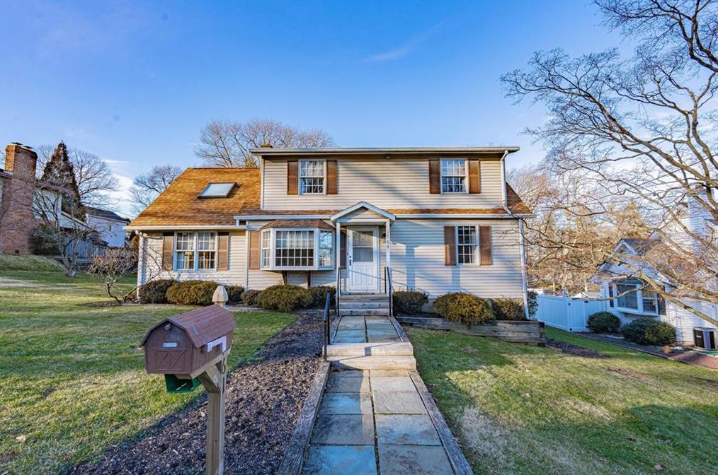 1761 Ritter St, Bethlehem, PA 18015-3817
