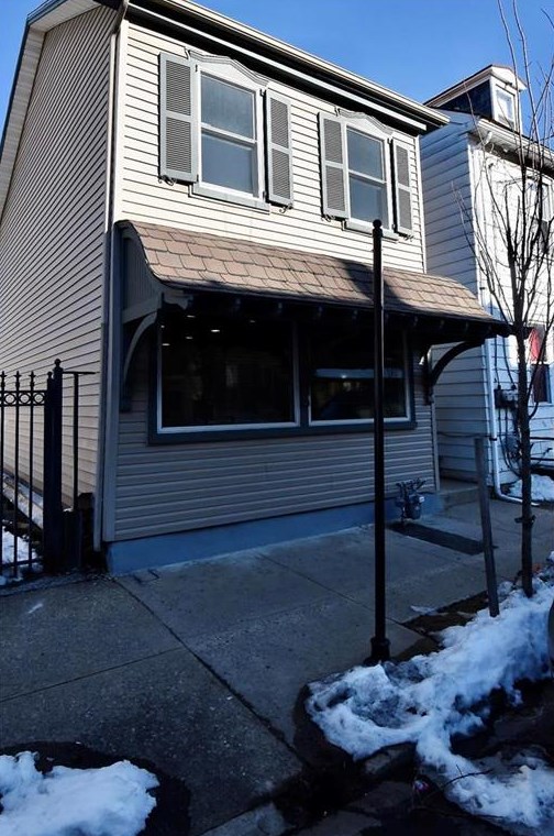 239 10th St, Allentown, PA 18102-3941
