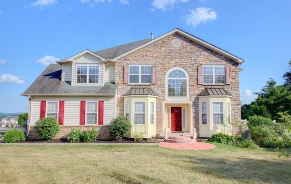 4025 Page St, Allentown, PA 18104-4565