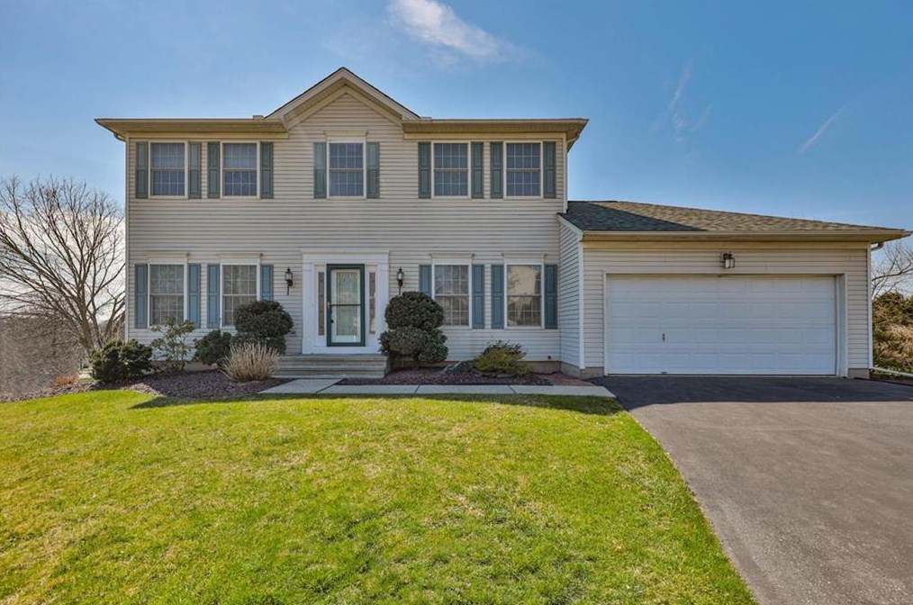 3210 Melanie Ct, Bethlehem, PA 18020-7703