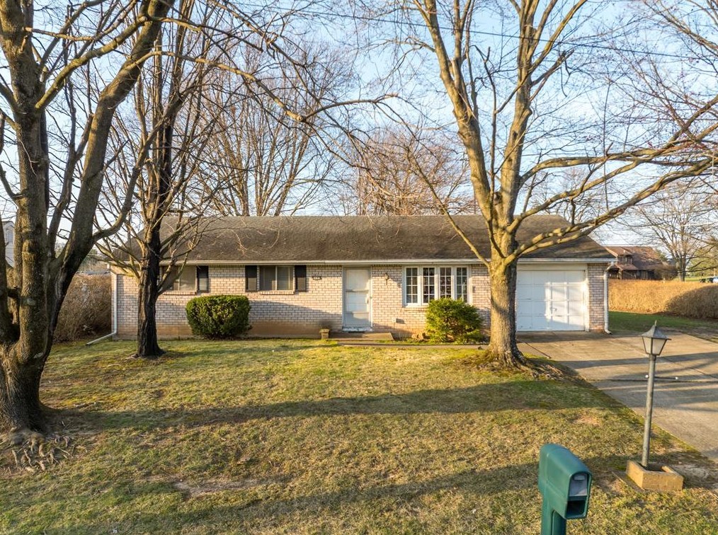 5680 Colony Dr, Bethlehem, PA 18017-9260