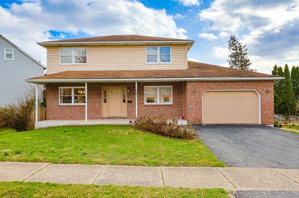 2043 Kenmore Ave, Bethlehem, PA 18018-3242