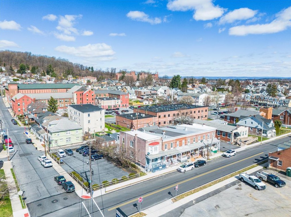 961 Broadway, Bethlehem PA  18015-2619 exterior