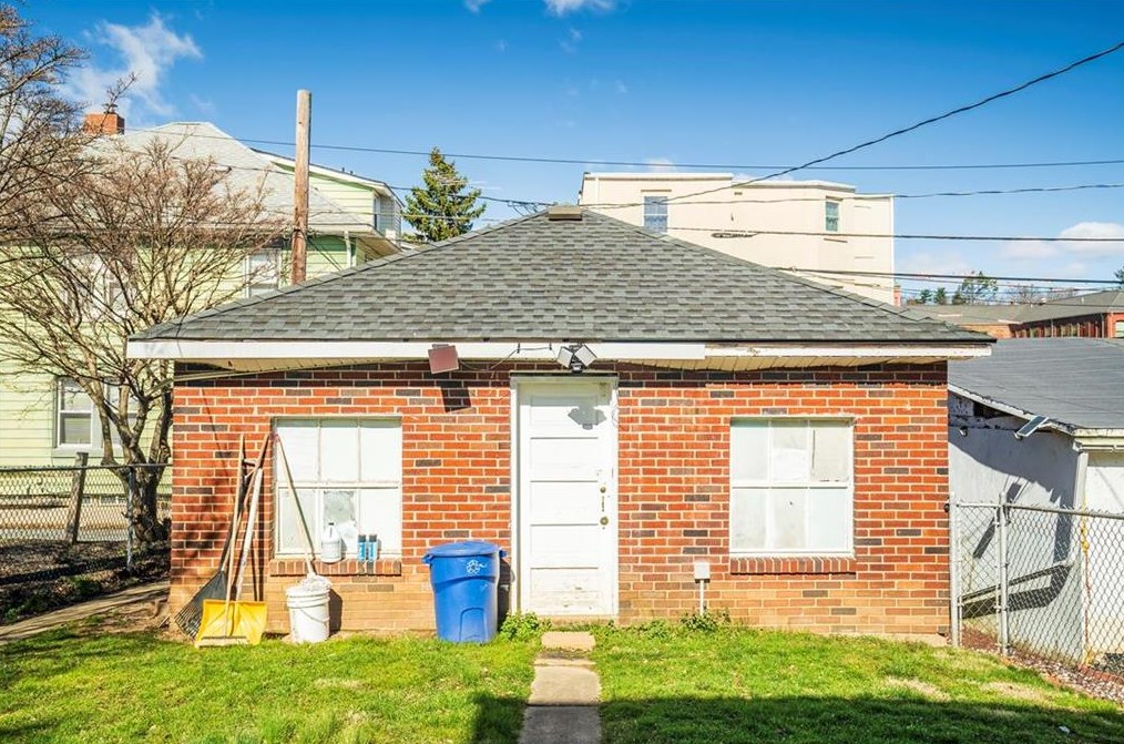 961 Broadway, Bethlehem PA  18015-2619 exterior