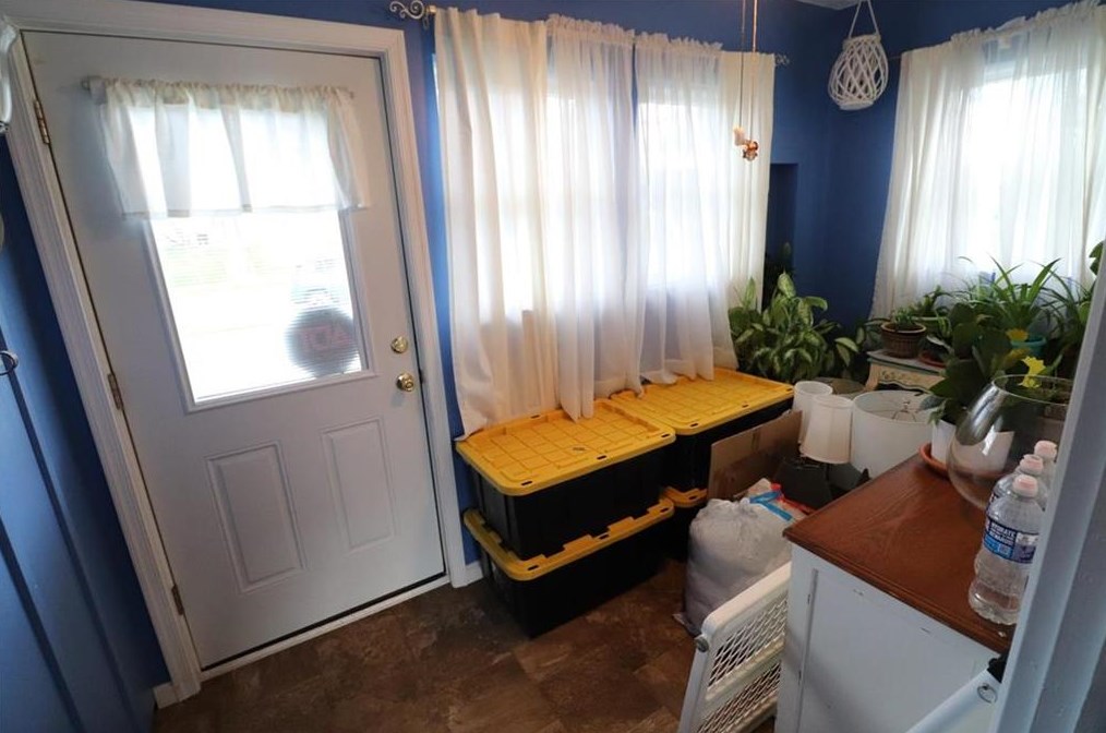 2045 Cloverdale Rd, Bethlehem, PA 18018-1442
