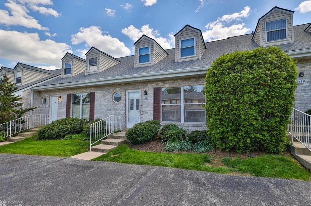 166 Springhouse Rd, Allentown, PA 18104-4508