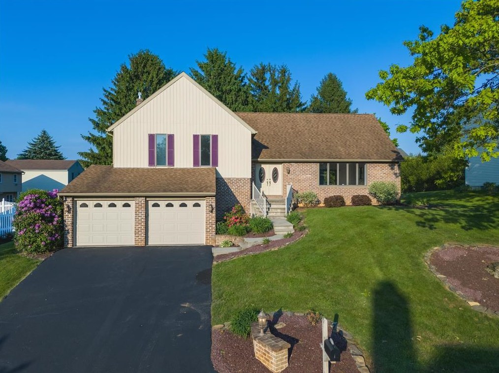 1011 Oldstone Rd, Allentown, PA 18103