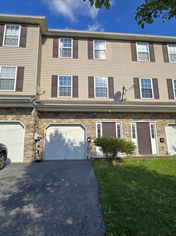 173 Front St, Hellertown, PA 18055