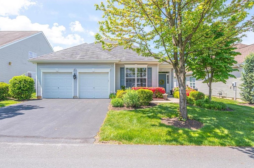 2028 Kingsview Rd #lv-63, Macungie, PA 18062