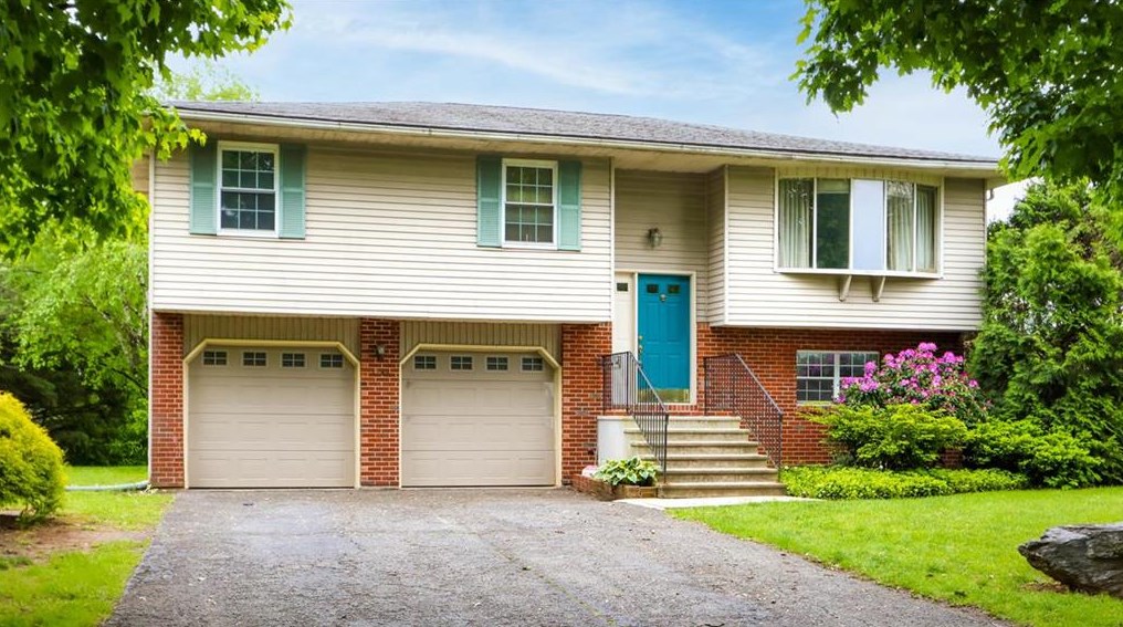 1760 Chester Rd, Bethlehem, PA 18017-2762