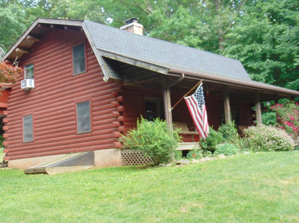 53 Mountain Mary Rd, Spangsville, PA 19512
