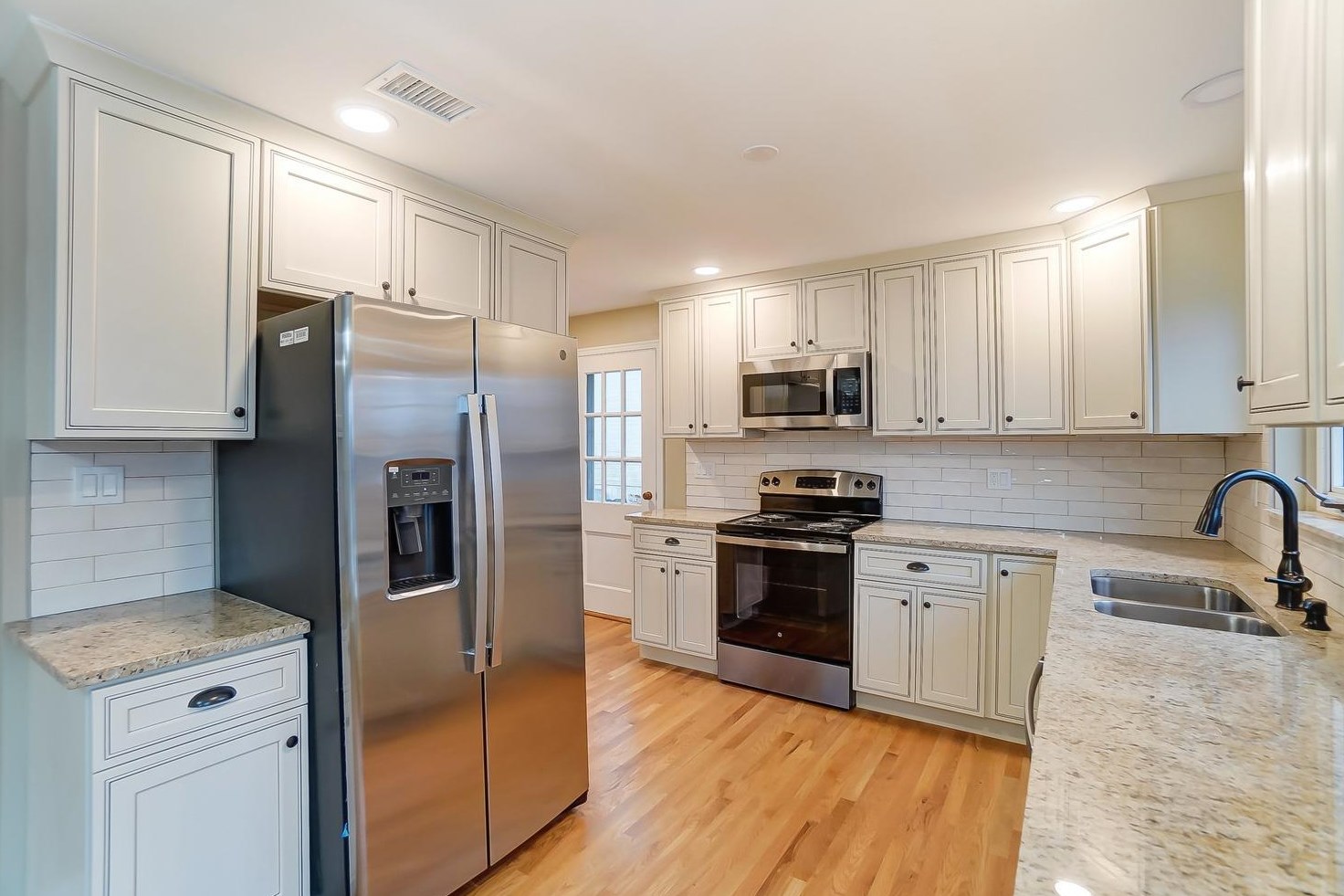 2871 Pineridge Ave, Cincinnati OH  45208-2817 exterior