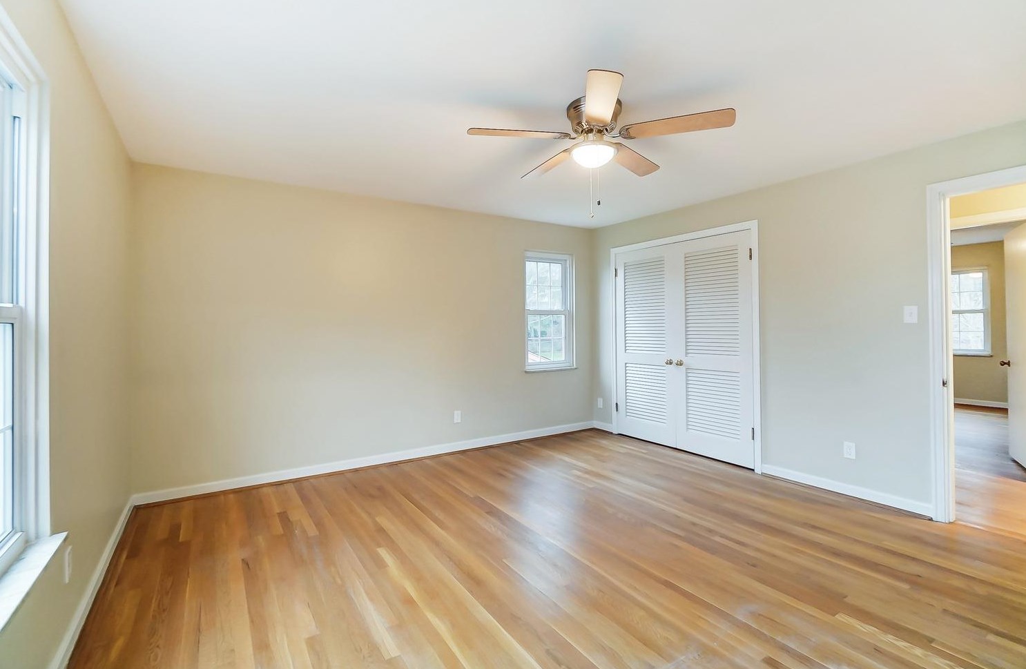 2871 Pineridge Ave, Cincinnati OH  45208-2817 exterior