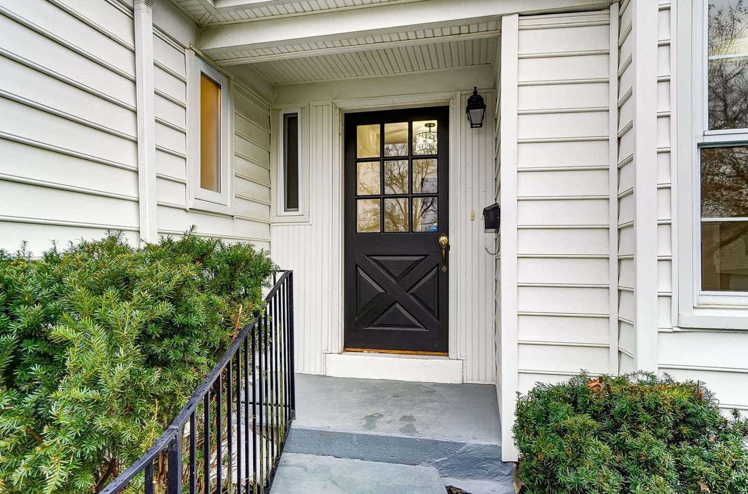 2871 Pineridge Ave, Cincinnati OH  45208-2817 exterior