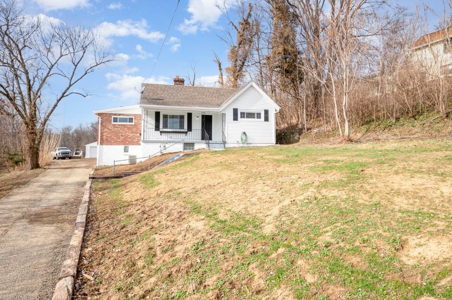 1117 Seymour Ave, Cincinnati OH  45216-1839 exterior