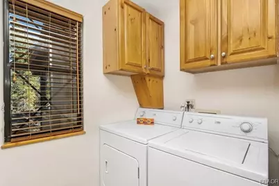 335 Vista Lane Lane, Big Bear Lake, CA 92315 - Photo 6