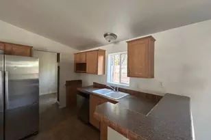 443 Holmes Ln, Sugarloaf, CA 92386 - Photo 4