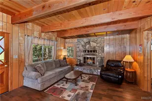 33533 Holcomb Creek Dr, Green Valley Lake, CA 92341 - Photo 4
