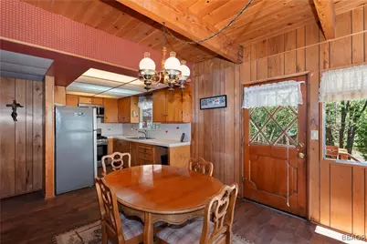 33533 Holcomb Creek Drive, Green Valley Lake, CA 92341 - Photo 10