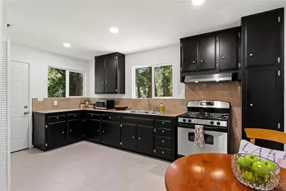 27917 Squirrel Lane, Lake Arrowhead, CA 92352 - Photo 24