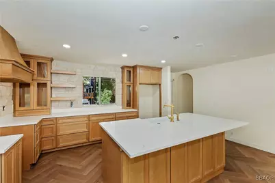 228 E Country Club Boulevard, Big Bear City, CA 92314 - Photo 10