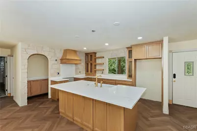 228 E Country Club Boulevard, Big Bear City, CA 92314 - Photo 8