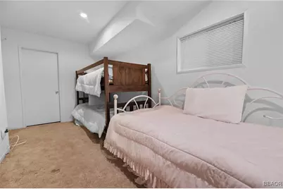 103 Rockledge Lane #103, Lake Arrowhead, CA 92352 - Photo 22