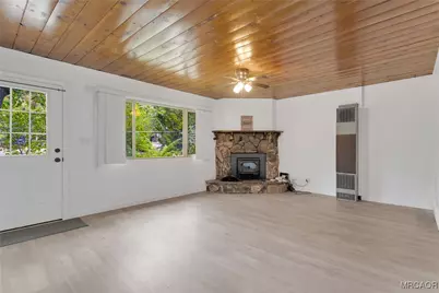 412 San Bernardino Avenue, Sugarloaf, CA 92386 - Photo 6