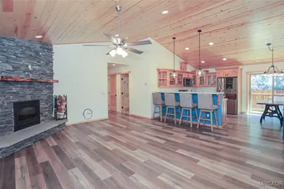 365 Santa Barbara Avenue, Sugarloaf, CA 92386 - Photo 6