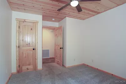 365 Santa Barbara Avenue, Sugarloaf, CA 92386 - Photo 22