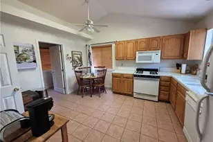 26478 Thunderbird Dr, Lake Arrowhead, CA 92352 - Photo 4