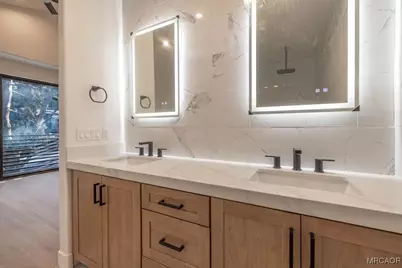 225 E Aeroplane Boulevard, Big Bear City, CA 92314 - Photo 16