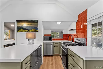 1139 Bear Springs Road, Lake Arrowhead, CA 92391 - Photo 8