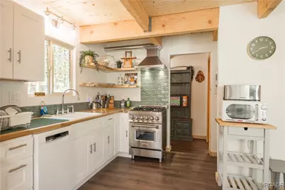 612 Kean Way, Big Bear City, CA 92314 - Photo 4