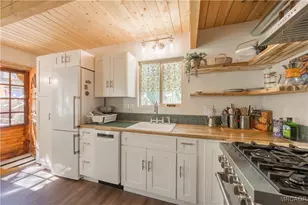 612 Kean Way, Big Bear City, CA 92314 - Photo 2