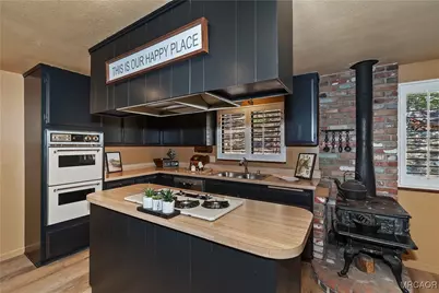 29 Lakeview Trail, Fawnskin, CA 92333 - Photo 2