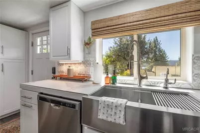 39470 North Shore Drive, Fawnskin, CA 92333 - Photo 8