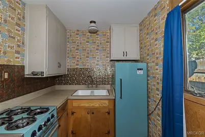 402 Highland Lane, Sugarloaf, CA 92386 - Photo 16