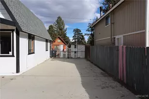 1092 Dumas Ln, Big Bear City, CA 92314 - Photo 22