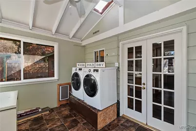 811 Leonard Lane, Sugarloaf, CA 92386 - Photo 8