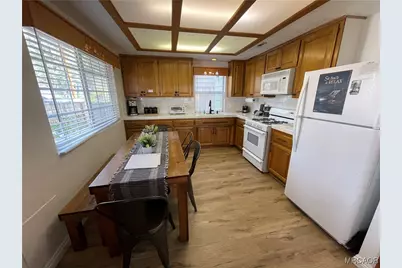 804 Robinhood Boulevard, Big Bear City, CA 92314 - Photo 6
