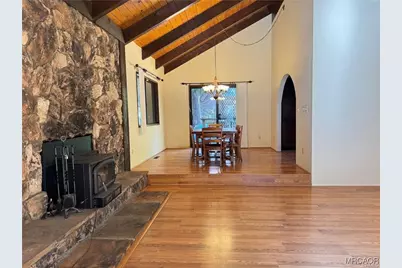 31120 Mountain Oak Drive, Running Springs, CA 92382 - Photo 16